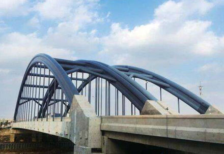 新疆吕城大桥